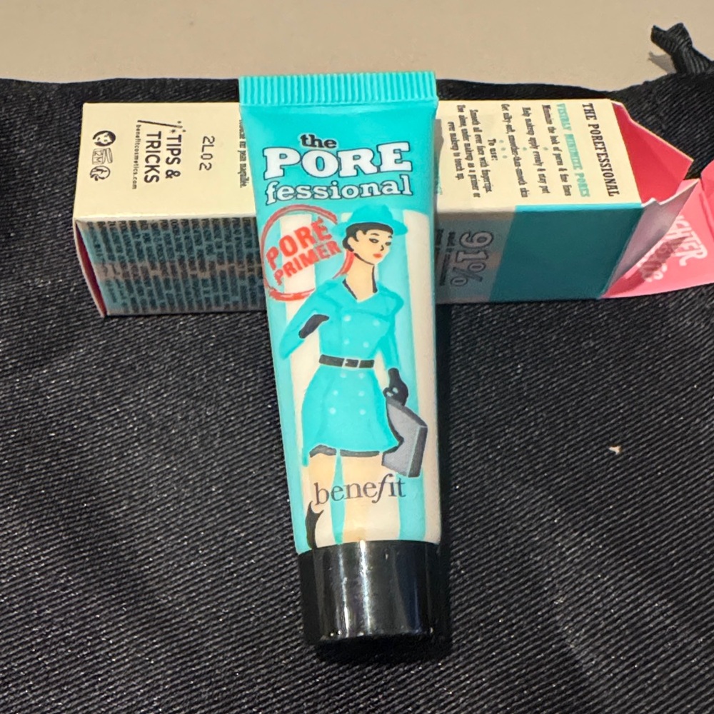 Benefit Discontinued Industrial Strength Concealer No.3 with primer and brush - Picture 5 of 7